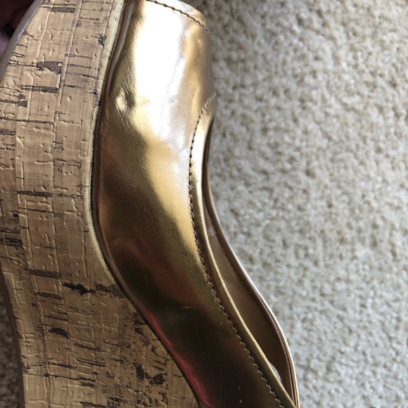 Bronze wedge sandals in Size 8.5 - Picture 6 of 8